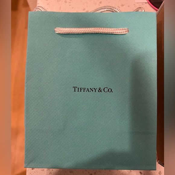 Tiffany box with bow, gift bag, card and envelope. - Picture 3 of 6